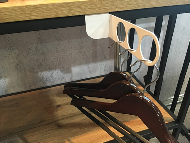 Держатель для плечиков п.порошок белый